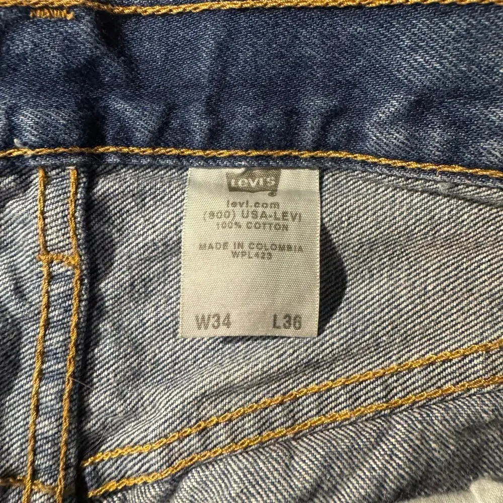 VIntage Levi’s y2k 505 Blue cotton jeans Size 34x36 in mens relaxed fit